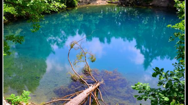 unic in romania lacul albastru