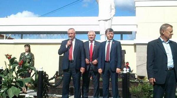 doua monumente ale lui stalin au fost inaugurate in rusia