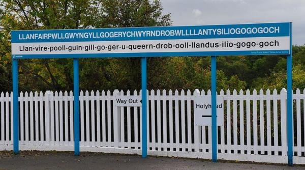 numele unui oras din tara galilor aproape imposibil de pronuntat video