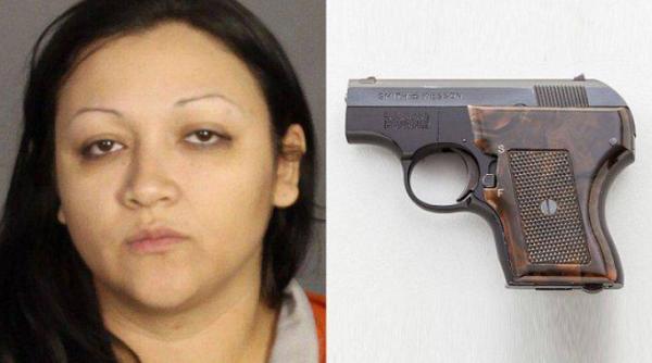 unde isi tinea o femeie din texas pistolul