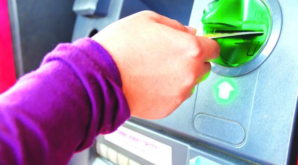 cat de costisitoare sunt drumurile la bancomat