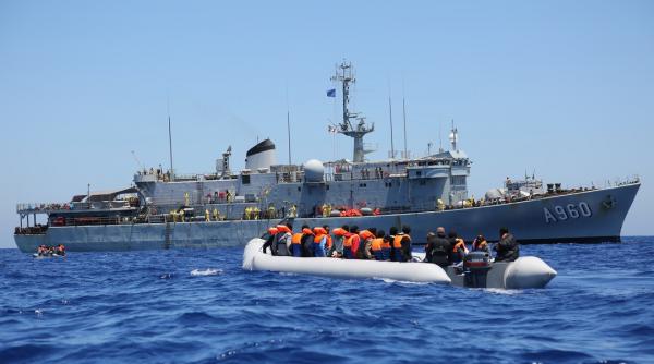 mesajul disperat al unui refugiat sirian de pe o vesta de salvare ma numesc abdi sunati la acest numar este al mamei mele