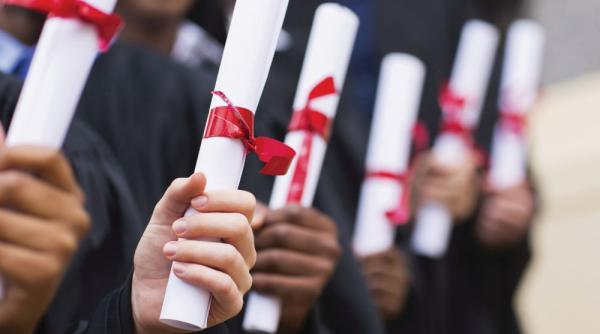 universitatile particulare finanteaza locurile fara plata