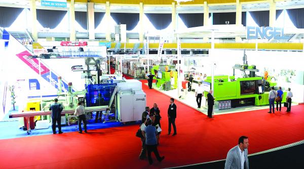 sase din zece straini vin cu afaceri in romania