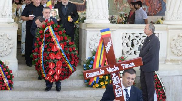 corneliu vadim tudor condus pe ultimul drum galerie foto