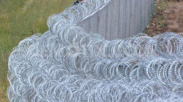 bogdan aurescu ridicarea de garduri este un gest mai degraba autist si inacceptabil