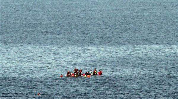 inca un copil inecat dupa naufragiul unei ambarcatiuni cu refugiati