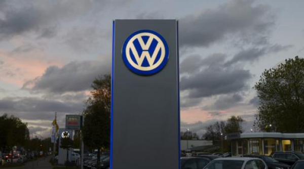 volkswagen acuzat ca ar fi manipulat rezultatele testelor pentru evitarea standardelor referitoare la poluare