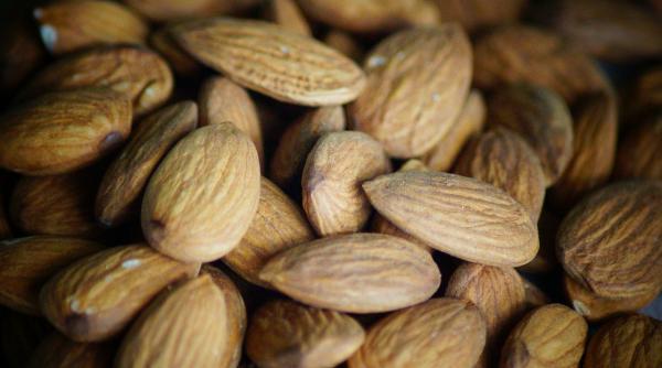 pericolul din samburii unor fructe