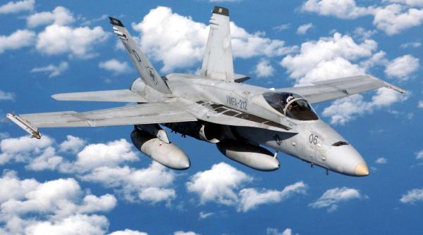 sua un avion de vanatoare f a 18 hornet s a prabusit in california