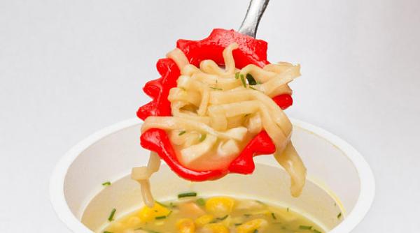 a fost inventata lingura pentru mancat supa cu taitei