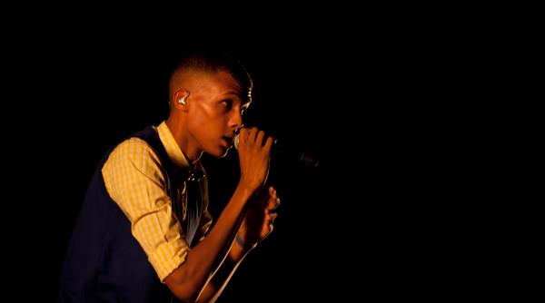 cantaretul stromae spitalizat in urma unui accident