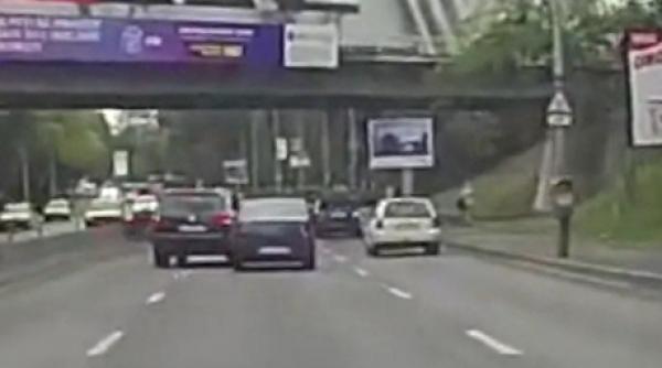 accident spectaculos filmat de o camera de bord langa fantana miorita video