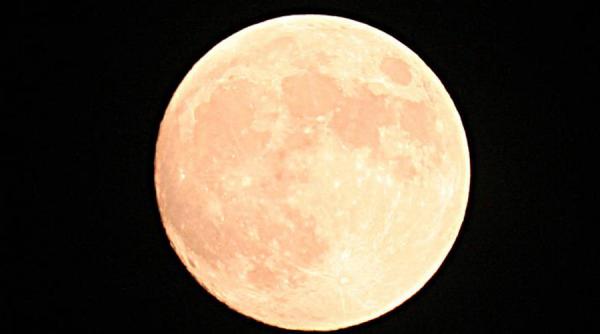 cum unde si cand va putea fi urmarita eclipsa totala de superluna