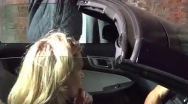 imaginile care au facut inconjurul lumii un barbat si o femeie s au certat in trafic care a cedat primul