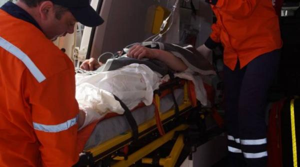 taximetrist injunghiat la constanta agresorul a atacat medicii veniti sa l ajute apoi s a sinucis