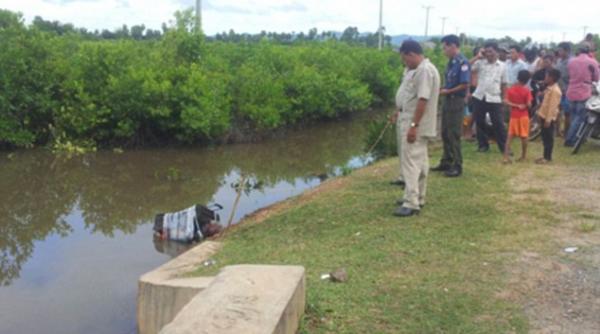 cadavrul unui european indesat intr o valiza in apele unui canal din cambogia