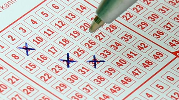 loto 6 din 49 reportul de peste 4 64 milioane de euro