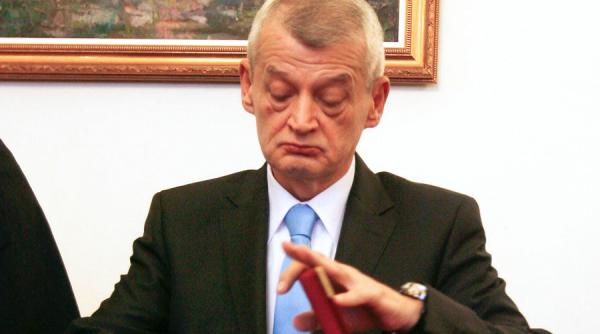 sorin oprescu sufera de 12 boli si este suspectat de cancer pulmonar