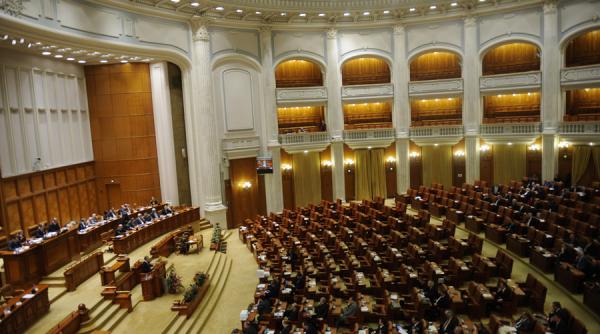 scandal urias in parlament mai multi angajati si au falsificat diplomele de studii
