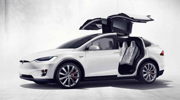 tesla motors lanseaza primul sau suv 100 electric