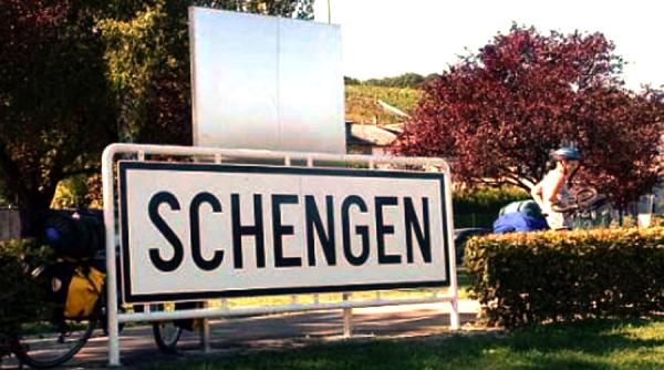 decizia de aderarea romaniei si bulgariei la schengen se va amana