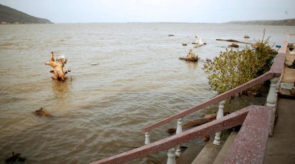 avertizare nowcasting cod galben de vant puternic in judetului caras severin