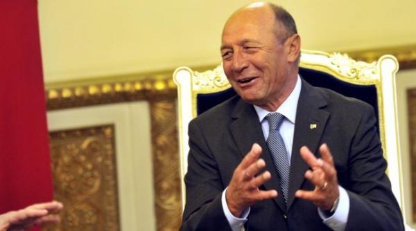 traian basescu din nou in instanta parchetul imi face un program extrem alert