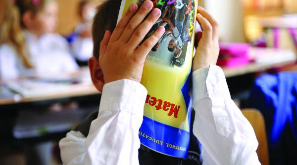 scoala romaneasca dauneaza grav invatatului