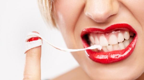 6 riscuri la care te supui atunci cand mesteci guma cand o sa afli asta nu o sa mai vrei sa mesteci ciunga niciodata