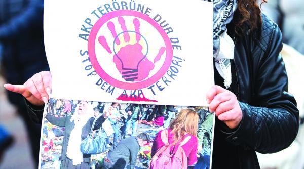 factiunile turce se acuza intre ele pentru atentat