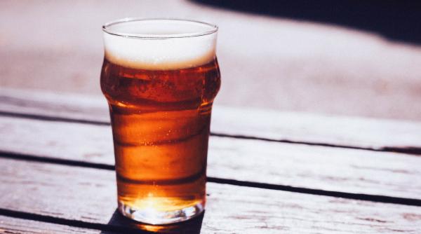 combateti ridurile cu bere si lamaie