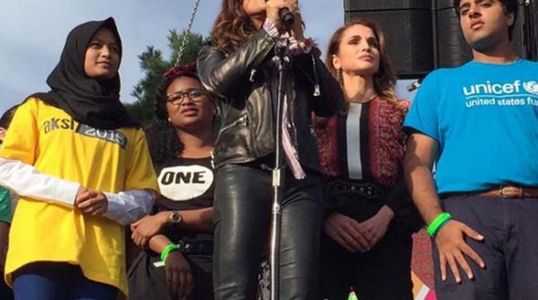 salma hayek despre egalitatea de gen este timpul sa definim cine suntem cu adevarat