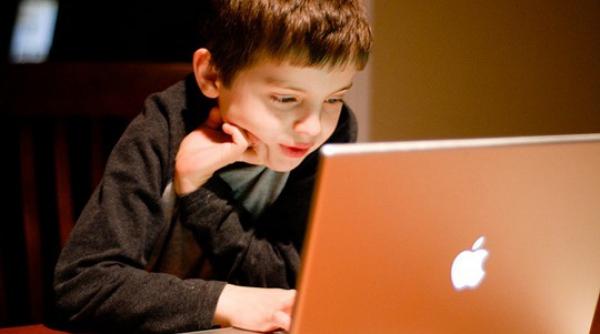 copiii romani petrec mult timp in fata calculatorului o singura tara ne depaseste