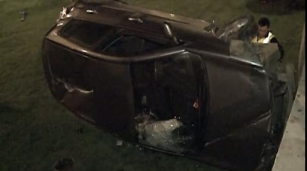 accident spectaculos in capitala o masina a zburat de pe podul grant