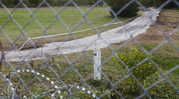 croatia intentioneaza sa ridice un gard la granita cu serbia pentru a opri afluxul de refugiati