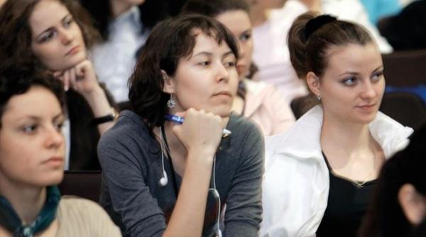 scandalul de la umf iasi ministrul cimpeanu acuza o frauda la nivelul personalului administrativ rectorul demisioneaza