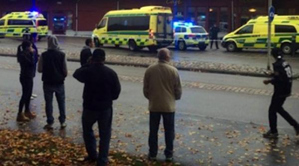 cinci raniti in urma unui atac cu sabie in vestul suediei