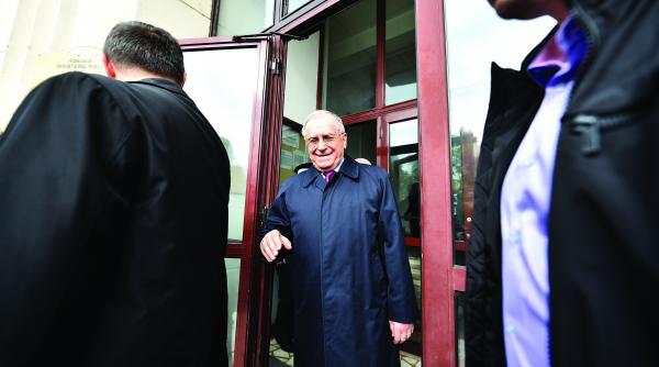 iliescu anchetat pentru sangele varsat de batele minerilor