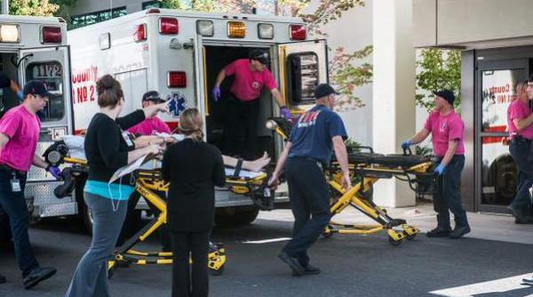 incident armat in campusul universitatii din tennessee 1 mort si 2 raniti