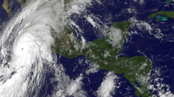 mexicul se pregateste sa fie lovit de cel mai puternic uragan din toate timpurile