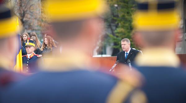presedintele iohannis a depus o coroana de flori la monumentul eroilor de la paulis