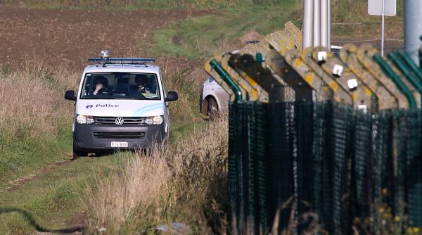 atacatorul care a fortat cu masina intrarea intr o cazarma din belgia a fost retinut