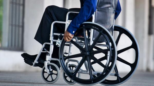 cum l a ajutat tehnologia pe un om paralizat sa si miste bratul