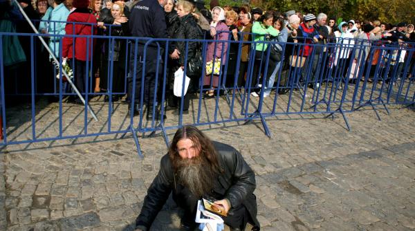 miracole la moastele sfantului dimitrie