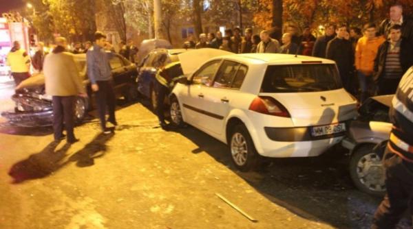 accident in lant in iasi un sofer beat a lovit trei masini video