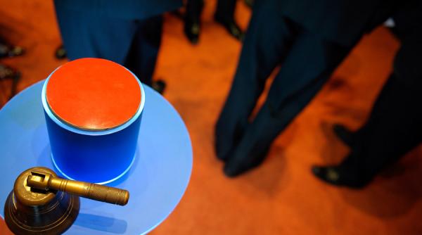 fondul proprietatea ia in calcul listarea hidrolectrica si a postei romane in 2016