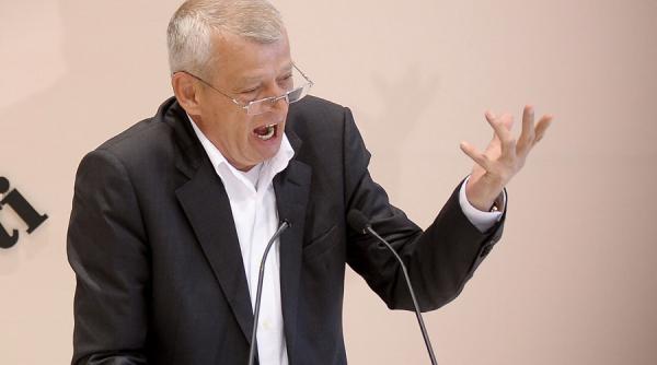 oprescu cere voie judecatorilor sa se interneze in spital pentru investigatii medicale