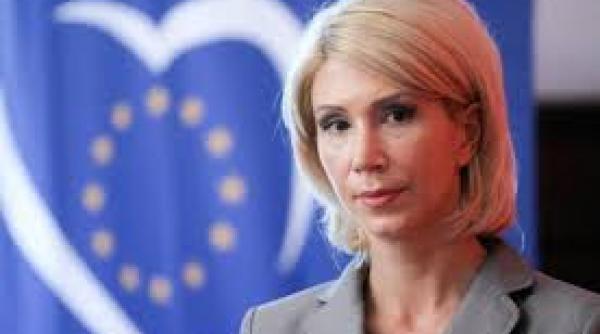 raluca turcan spune ca basescu si udrea fac jocurile psd ului