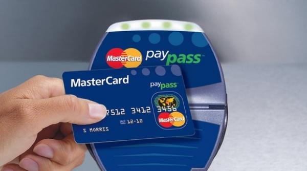 cardurile bancare pot reduce economia subterana